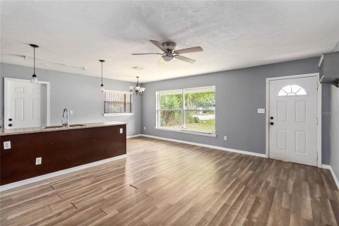 Casa en venta en Orlando, Florida, 3 dormitorios, 122.63 m2 № 1906999 - foto 2