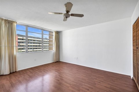 Condominio en venta en Miami, Florida, 1 dormitorio, 96.25 m2 № 1699112 - foto 26