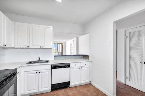Condominio en venta en Miami, Florida, 1 dormitorio, 96.25 m2 № 1699112 - foto 28