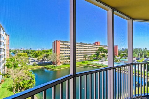 Condominio en venta en Miami, Florida, 1 dormitorio, 96.25 m2 № 1699112 - foto 8