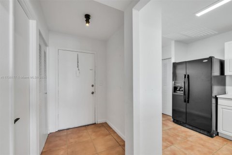 Condominio en venta en Miami, Florida, 1 dormitorio, 96.25 m2 № 1699112 - foto 18
