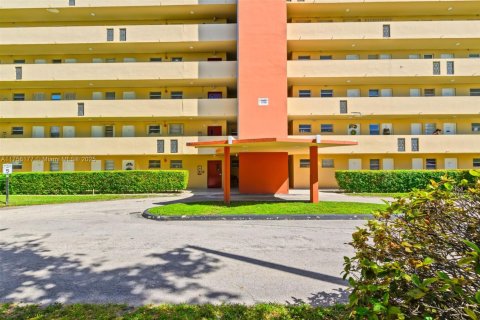 Condominio en venta en Miami, Florida, 1 dormitorio, 96.25 m2 № 1699112 - foto 3