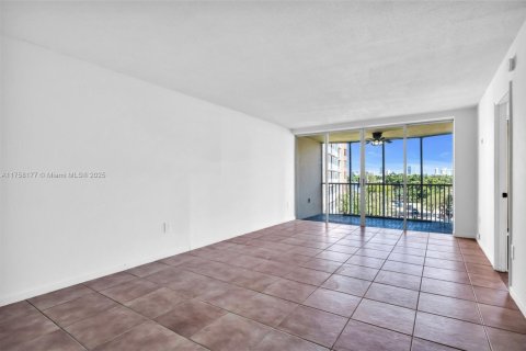 Condominio en venta en Miami, Florida, 1 dormitorio, 96.25 m2 № 1699112 - foto 29
