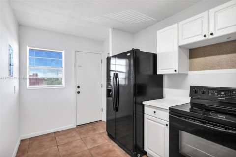 Condominio en venta en Miami, Florida, 1 dormitorio, 96.25 m2 № 1699112 - foto 20