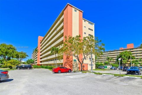 Condominio en venta en Miami, Florida, 1 dormitorio, 96.25 m2 № 1699112 - foto 13