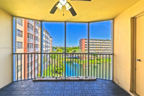 Condominio en venta en Miami, Florida, 1 dormitorio, 96.25 m2 № 1699112 - foto 6