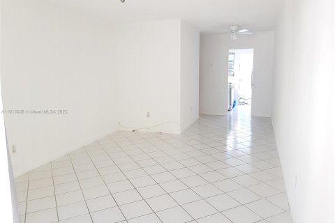 Condo in Miami Beach, Florida  № 1971774 - photo 4