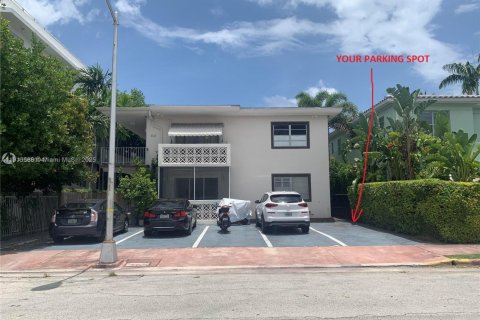 Condo in Miami Beach, Florida  № 1971774 - photo 15