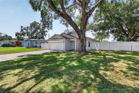 House in Lakeland, Florida 3 bedrooms, 122.45 sq.m. № 2204725 - photo 4