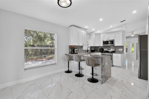 House in Lakeland, Florida 3 bedrooms, 122.45 sq.m. № 2204725 - photo 24
