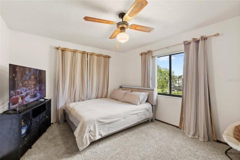 Villa ou maison à vendre à Deltona, Floride: 3 chambres, 153.57 m2 № 2430546 - photo 10