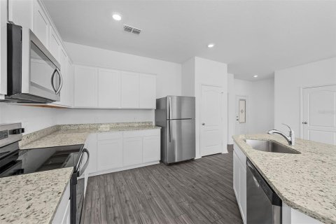 Townhouse in Poinciana, Florida 3 bedrooms, 148.36 sq.m. № 1810806 - photo 3