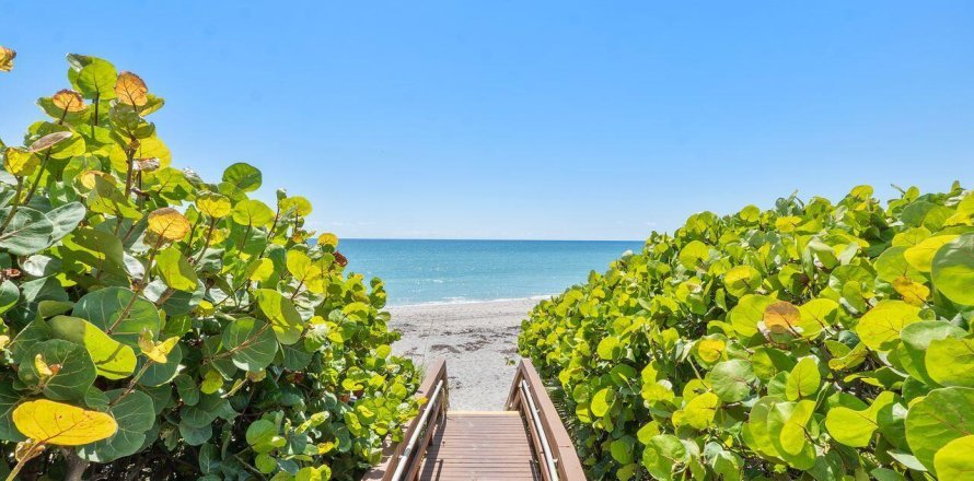Condominio en Jupiter, Florida, 2 dormitorios № 1128888