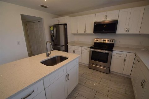 Casa en alquiler en Lakeland, Florida, 5 dormitorios, 246.38 m2 № 2150464 - foto 10