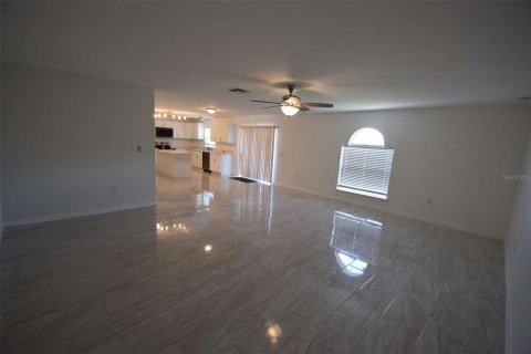 Casa en alquiler en Lakeland, Florida, 5 dormitorios, 246.38 m2 № 2150464 - foto 4
