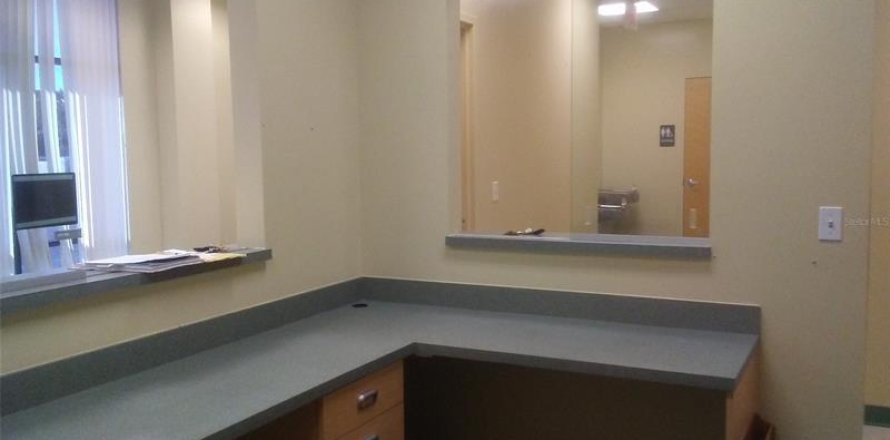 Immobilier commercial à Winter Haven, Floride 222.97 m2 № 224395