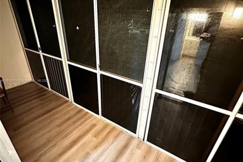 Copropriété à louer à Pembroke Pines, Floride: 1 chambre, 75.34 m2 № 1768621 - photo 11