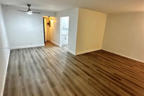 Copropriété à louer à Pembroke Pines, Floride: 1 chambre, 75.34 m2 № 1768621 - photo 5