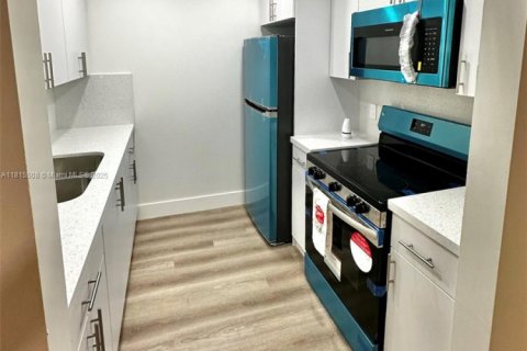 Copropriété à louer à Pembroke Pines, Floride: 1 chambre, 75.34 m2 № 1768621 - photo 1