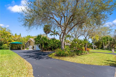 Villa ou maison à vendre à Palmetto Bay, Floride: 5 chambres, 252.88 m2 № 2049311 - photo 19