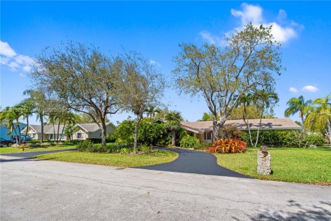 Villa ou maison à vendre à Palmetto Bay, Floride: 5 chambres, 252.88 m2 № 2049311 - photo 18