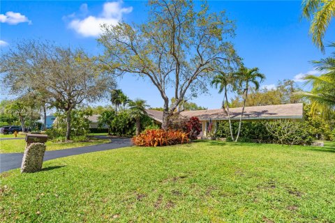 Villa ou maison à Palmetto Bay, Floride 5 chambres, 252.88 m2 № 2049311