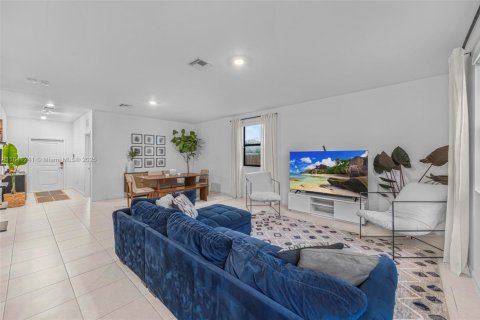 Casa en venta en Homestead, Florida, 5 dormitorios, 224.64 m2 № 1841178 - foto 13