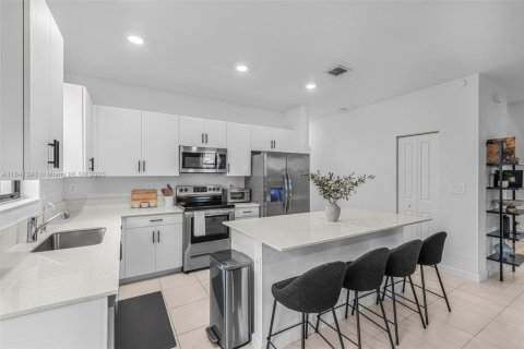 Casa en venta en Homestead, Florida, 5 dormitorios, 224.64 m2 № 1841178 - foto 14
