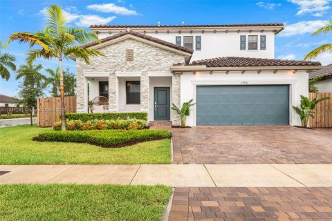 Casa en venta en Homestead, Florida, 5 dormitorios, 224.64 m2 № 1841178 - foto 2
