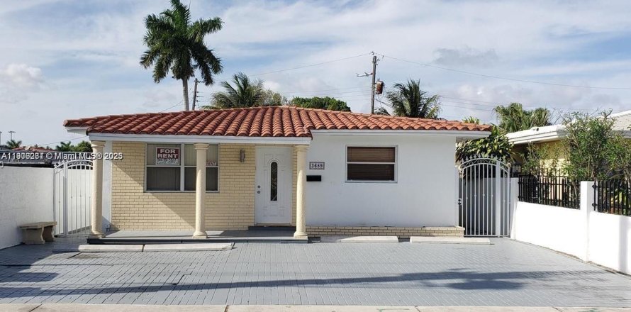 Коммерческая недвижимость в Майами, Флорида 1 спальня, 46.45м2 № 1956903