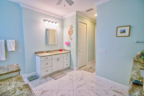 House in Placida, Florida 3 bedrooms, 277.87 sq.m. № 1558888 - photo 17