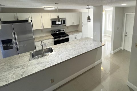 Adosado en alquiler en Plantation, Florida, 3 dormitorios, 164.44 m2 № 1956517 - foto 3