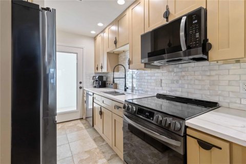 Condo in Punta Gorda, Florida, 2 bedrooms  № 1749995 - photo 14