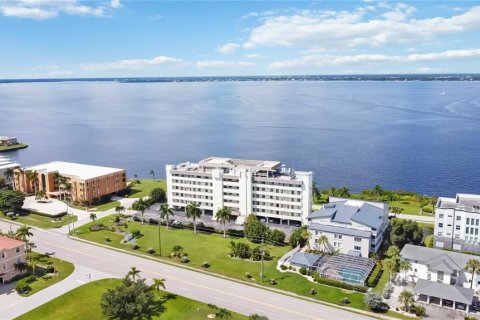 Condo in Punta Gorda, Florida, 2 bedrooms  № 1749995 - photo 1