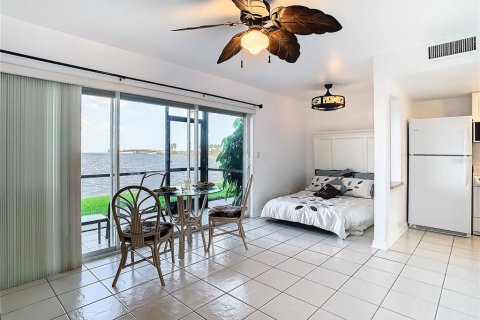Condo in Dunedin, Florida, 3 rooms  № 1521041 - photo 27