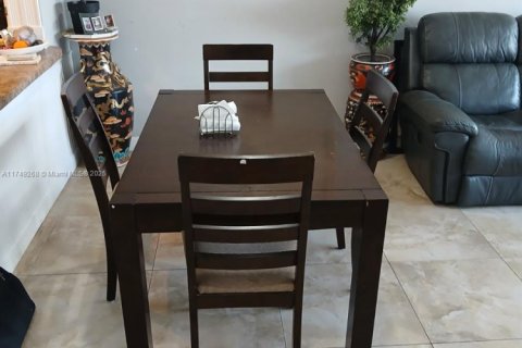 Condominio en venta en Hallandale Beach, Florida, 1 dormitorio, 71.53 m2 № 1737718 - foto 4