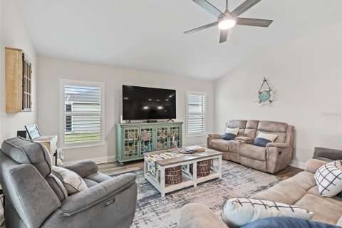 House in The Villages, Florida 3 bedrooms, 191.47 sq.m. № 1873690 - photo 18