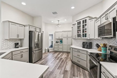 House in The Villages, Florida 3 bedrooms, 191.47 sq.m. № 1873690 - photo 8