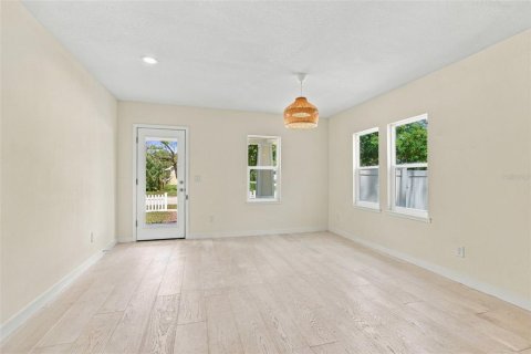 Casa en venta en Saint Petersburg, Florida, 3 dormitorios, 135.45 m2 № 2383893 - foto 7