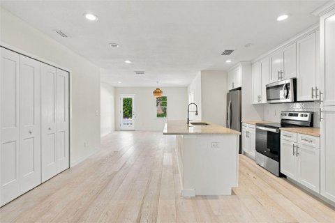 Casa en venta en Saint Petersburg, Florida, 3 dormitorios, 135.45 m2 № 2383893 - foto 11