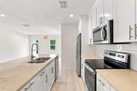 Casa en venta en Saint Petersburg, Florida, 3 dormitorios, 135.45 m2 № 2383893 - foto 12