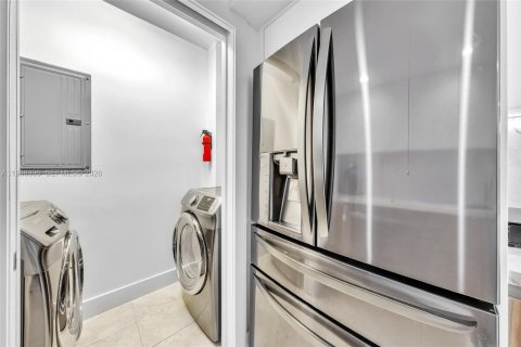 Снять в аренду кондоминиум в Майами-Бич, Флорида 1 спальня, 75.25м2, № 2060955 - фото 22