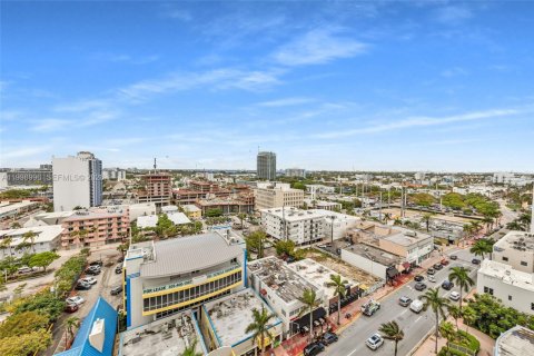 Снять в аренду кондоминиум в Майами-Бич, Флорида 1 спальня, 75.25м2, № 2060955 - фото 24