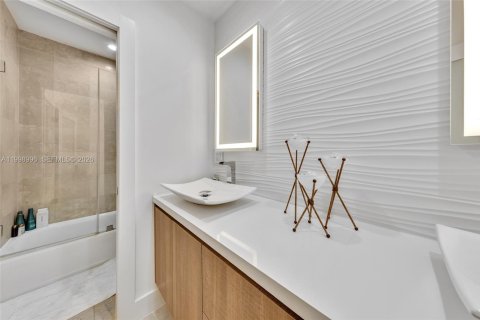 Снять в аренду кондоминиум в Майами-Бич, Флорида 1 спальня, 75.25м2, № 2060955 - фото 16