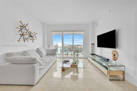 Condominio en Miami Beach, Florida, 1 dormitorio  № 2060955