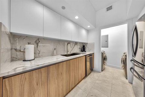 Снять в аренду кондоминиум в Майами-Бич, Флорида 1 спальня, 75.25м2, № 2060955 - фото 19