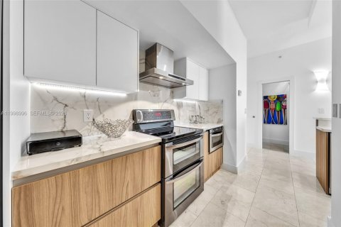 Снять в аренду кондоминиум в Майами-Бич, Флорида 1 спальня, 75.25м2, № 2060955 - фото 21