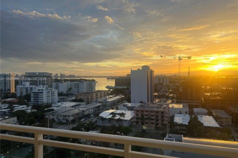 Снять в аренду кондоминиум в Майами-Бич, Флорида 1 спальня, 75.25м2, № 2060955 - фото 26