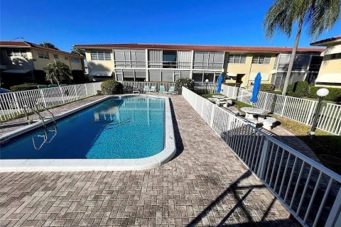 Condominio en venta en Lighthouse Point, Florida, 2 dormitorios, 92.9 m2 № 2245946 - foto 17