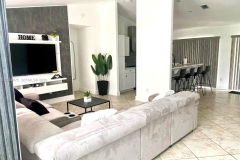 Villa ou maison à vendre à Port St. Lucie, Floride: 3 chambres, 126.16 m2 № 2075236 - photo 2